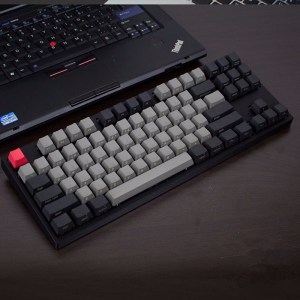 Dolch-keycap-set-lifestyle