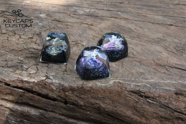 Interstellar handmade Resin Artisan Cherry MX Astronaut Outer Space Keycap for Mechanical Gaming Keyboards